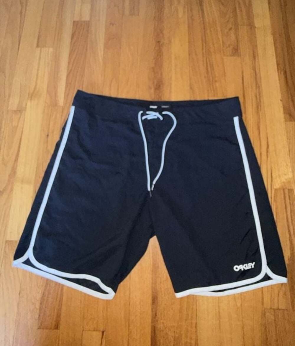 Oakley Men’s 38 Black White Tie Front Water-Repellent Board Shorts Performance